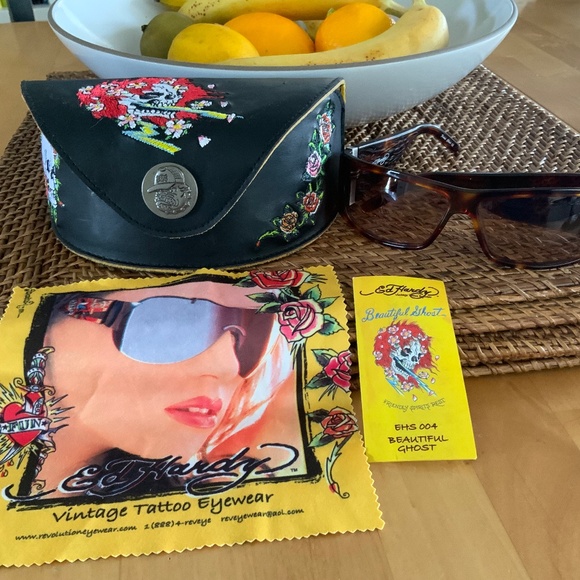ED HARDY BEAUTIFUL GHOST SUNGLASSES - Picture 1 of 9